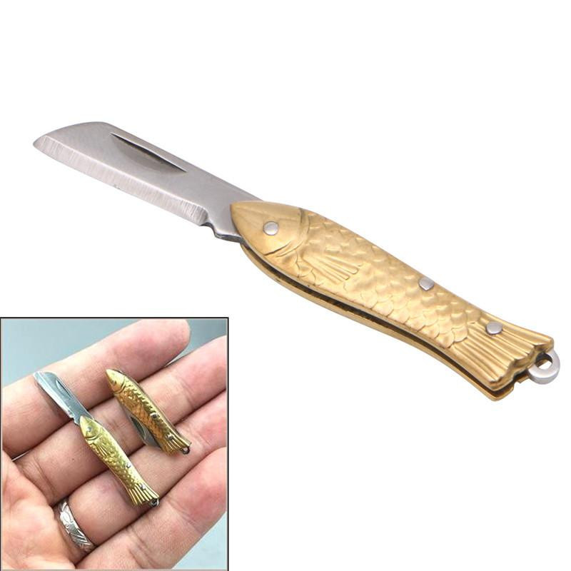 Små Fiskform Ckelring Ficka Keychain Taktisk Hopfällbar Mapp Kniv Mässing