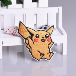 1 St Söt Pikachu Tecknad Serie Broderade Lappa Järn På Motiv Sy På Järn På Applique Diy Tillbehör