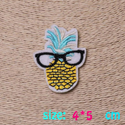 Year 1 St Ananas Järn På Broderade Lappa För Trasa Tecknad Serie Bricka Plagg Applikationer Diy Tillbehör