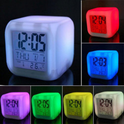 Kreativ Led 7 Färg Lysande Byta Digital Lysande Larm Termometer Klocka Kub